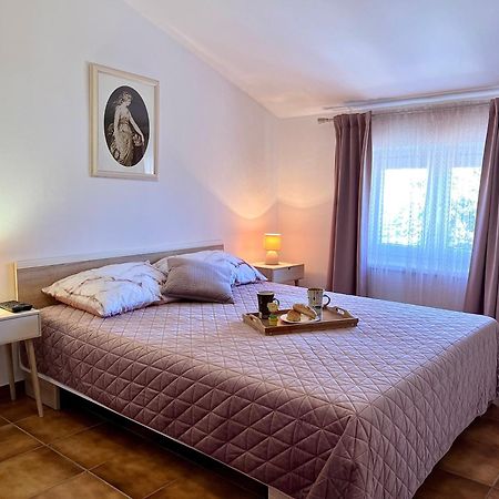 E & E Ξενοδοχείο Μεντουλίν Εξωτερικό φωτογραφία